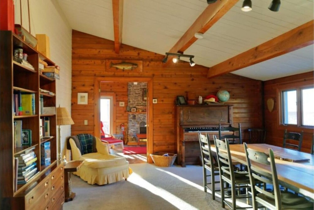 Clifton House - Waterfront Family Home in PEC - Image 5