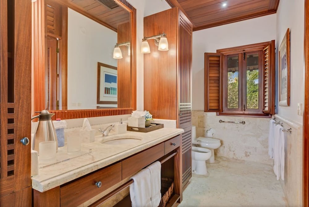 Magnificent Eight Bedroom Holiday Home