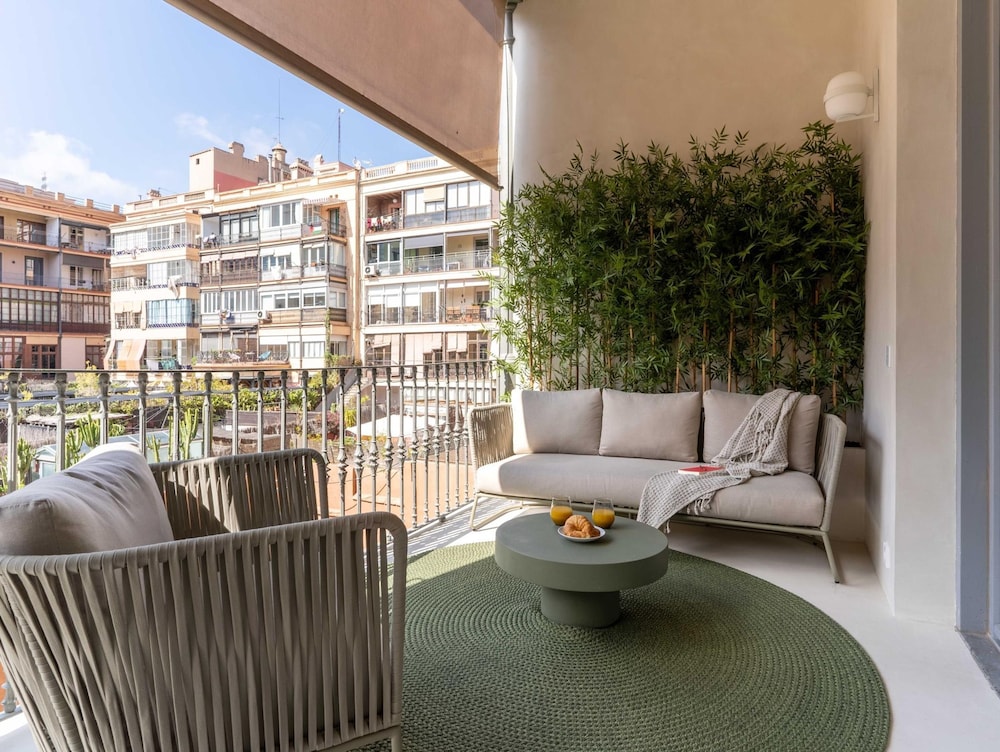 Esplendido Apto de 3 Habitaciones con Terraza