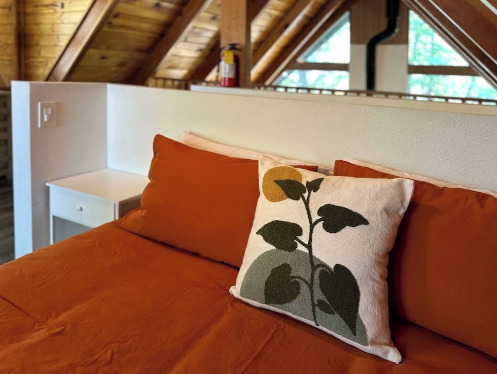 Alpine A-frame Tranquil Retreat in Big Bear Lake!