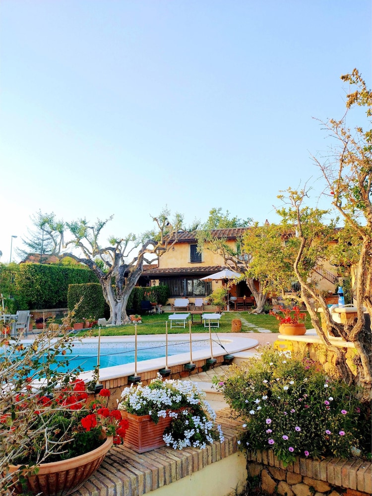 La Valle Dei Casali B&B