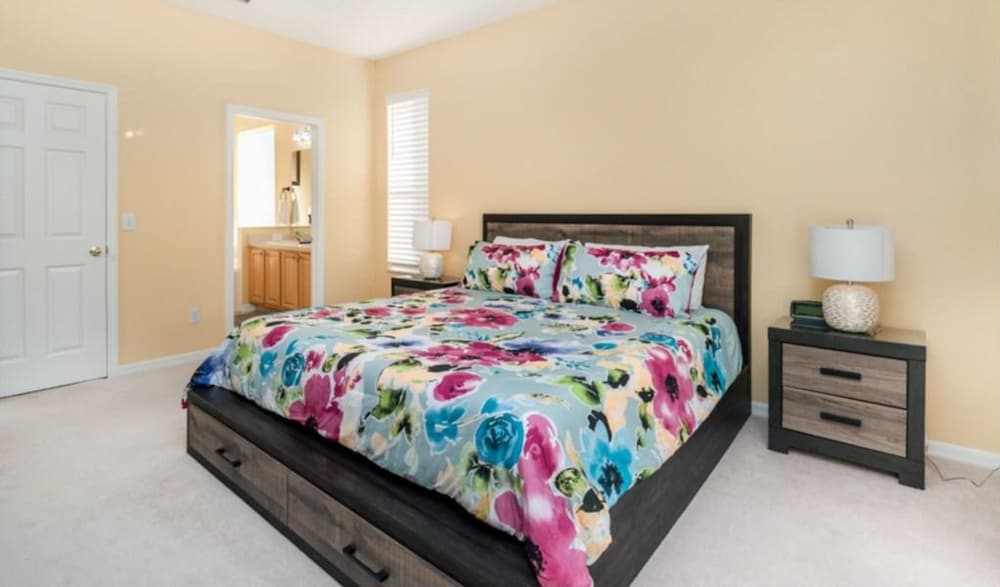 Emerald Island Getaway Sleeps 13