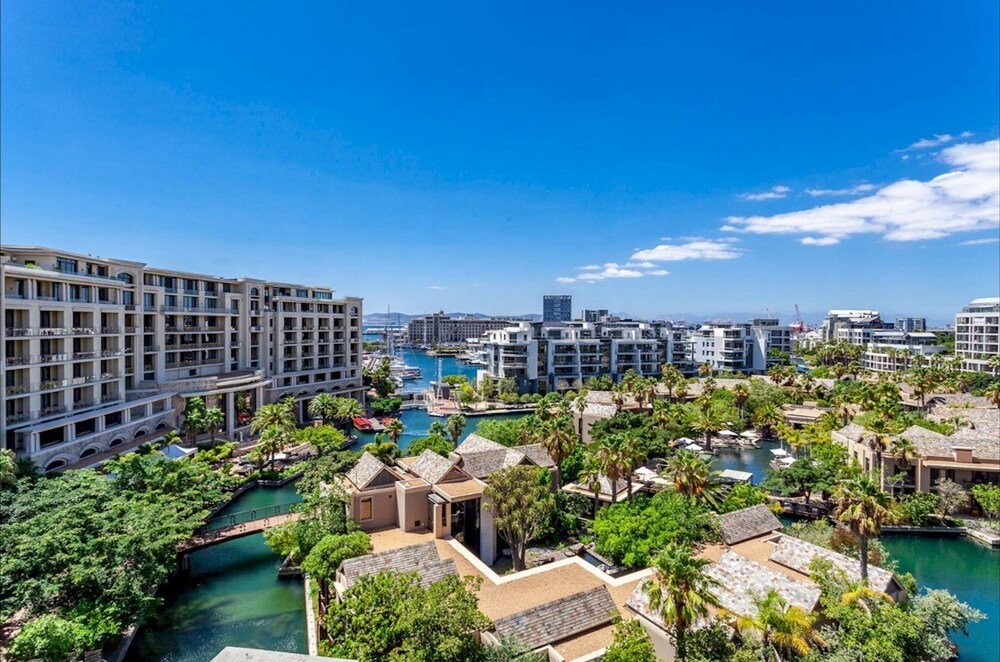 The Marina Family Penthouse - 704