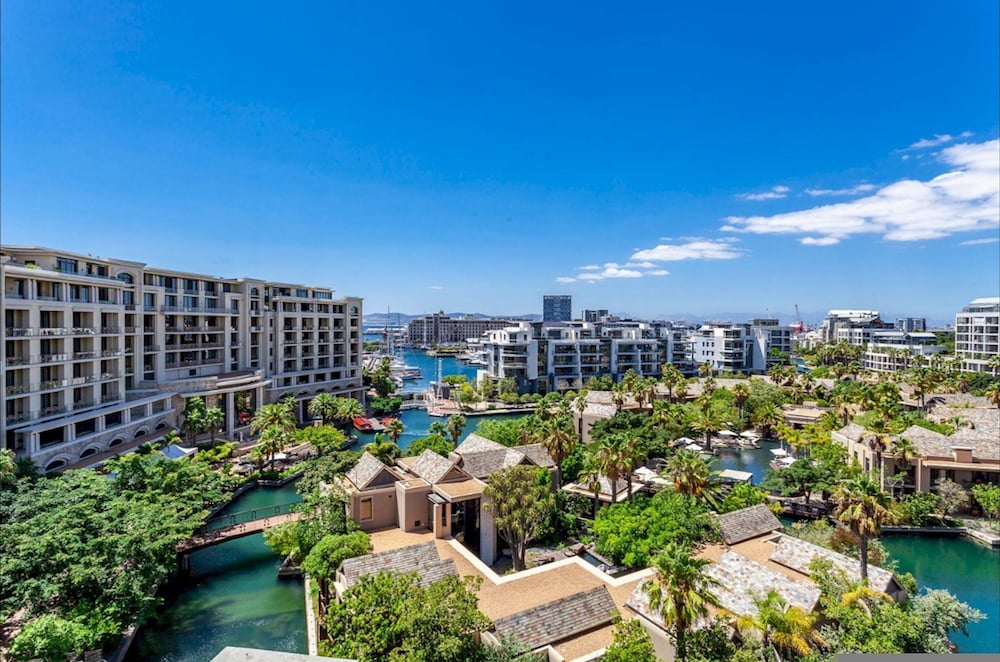 Waterfront Deluxe One Bedroom Apartment - 503
