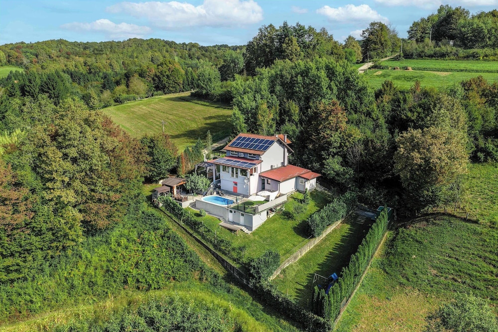 Riverside House With Pool and Hot Tub