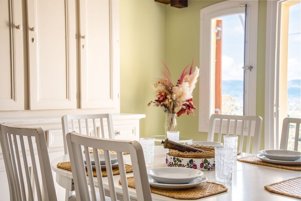 La Belle Villa - Family Retreat Magnificent View
