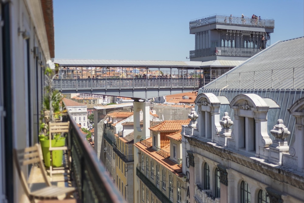 LV Premier Chiado CH2 Balcony Spacious Elevator view 5