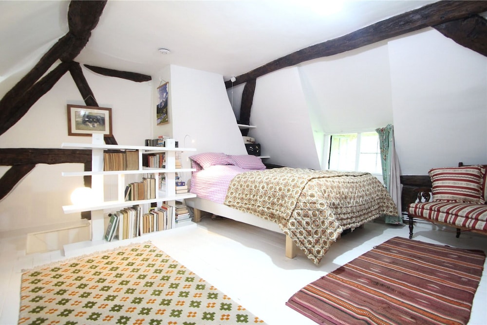 Grade II Listed Quaint Cottage in Berkswell