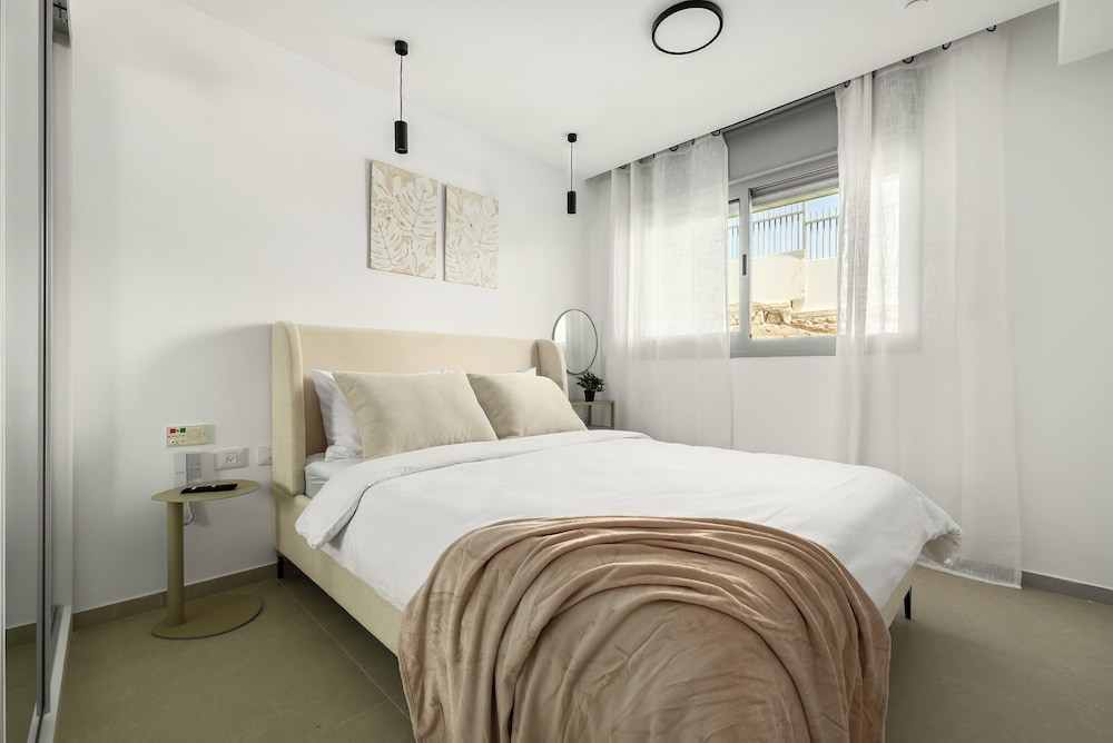 Red Canyon Garden Stay by Sea N' Rent