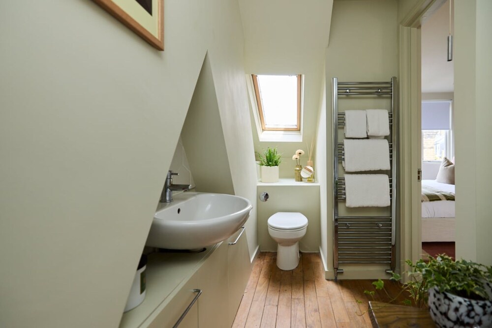 The Kilburn Arms Crib - Chic 2bdr House With Study Room