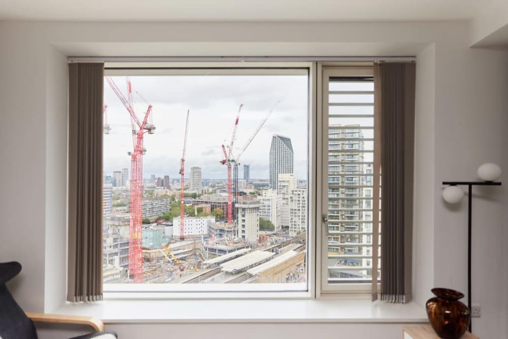 The Elephant and Castle Escape - Cozy 2bdr Flat With Parking Balcony
