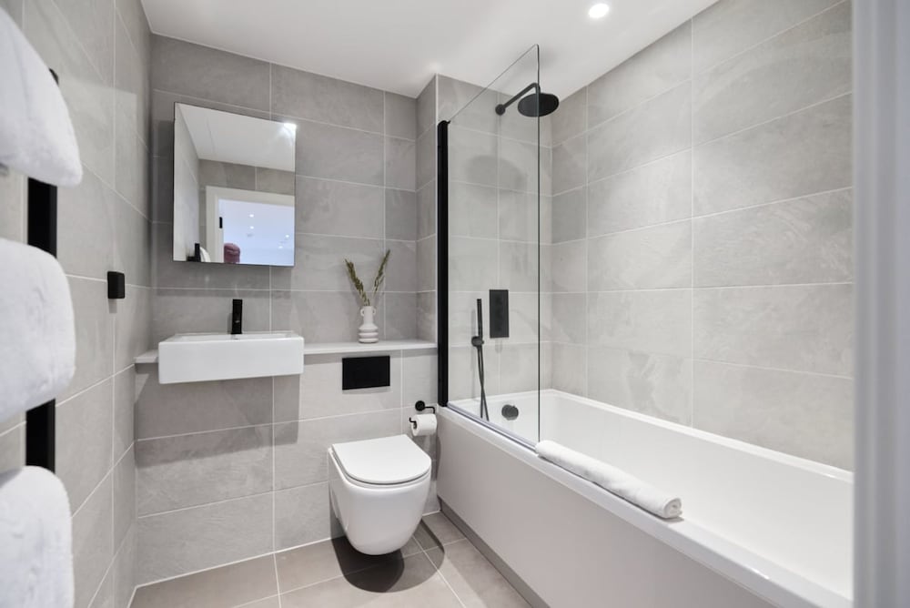 The Tottenham Paradise - Ravishing 2bdr Flat With Balcony