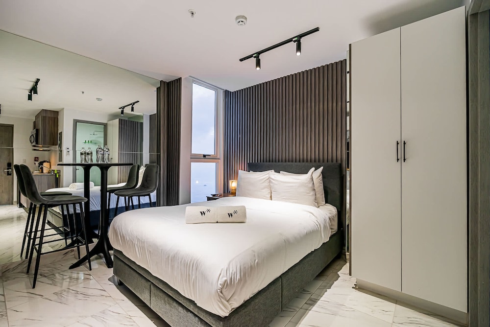 w Dreamy 1BR w Stunning Cinta Costera Views