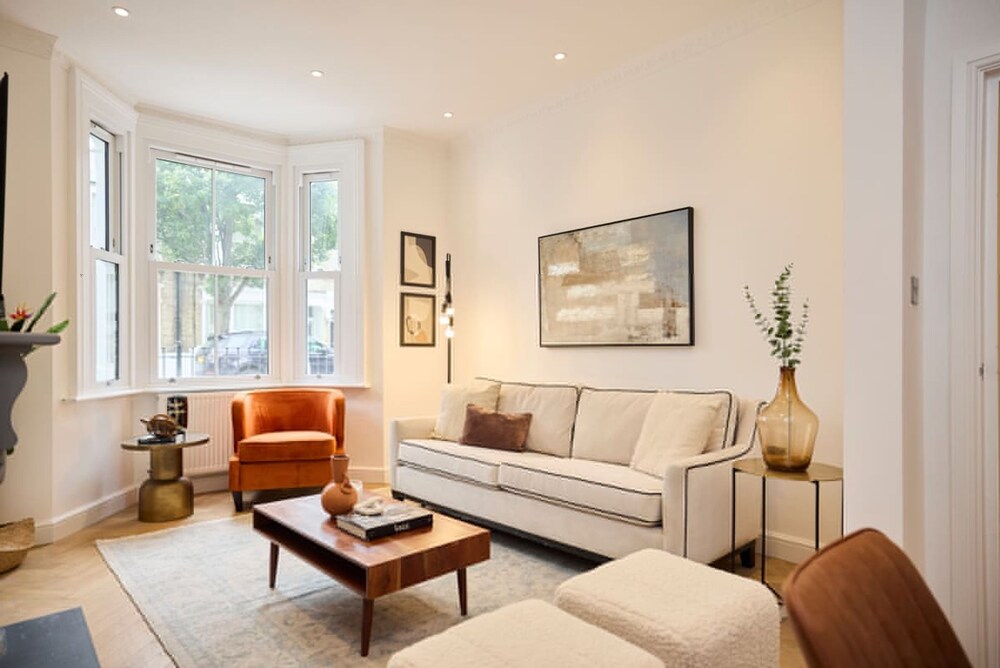 The Shepherd s Bush Wonder - Trendy 4bdr Home With Garden Terrace