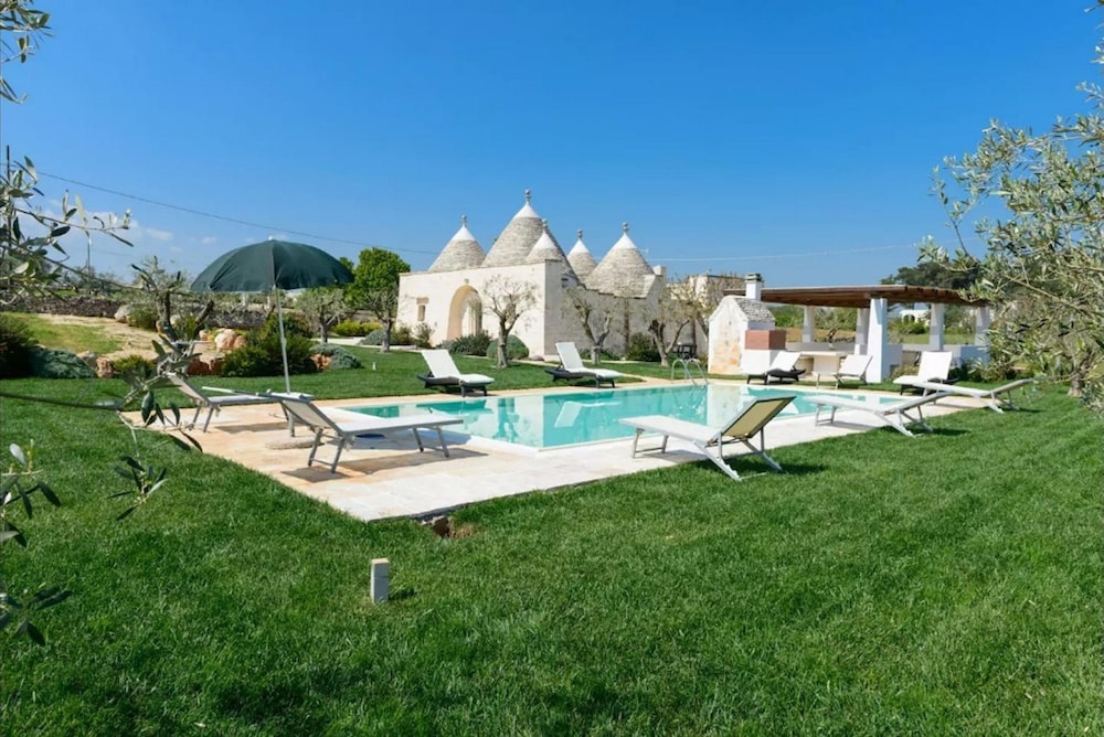 Luxury Trulli Terrarossa With Pool view 5