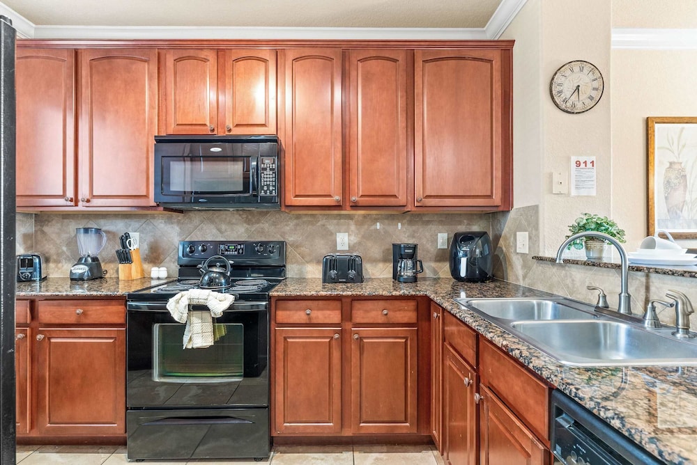 Tuscan Paradise At Bella Piazza - Image 5