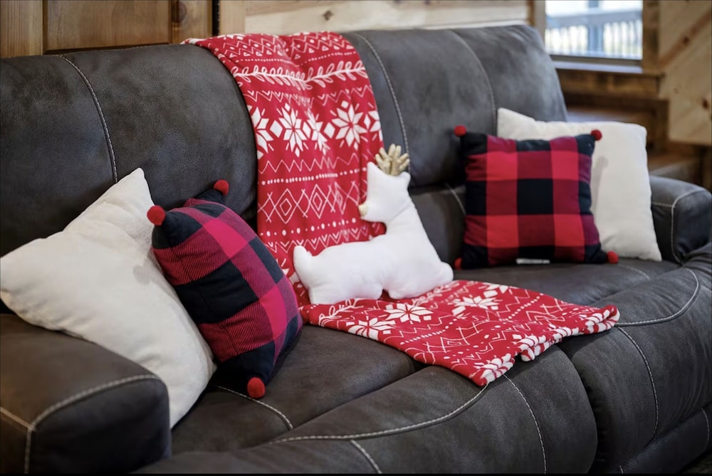 Three Bears Hideout Luxury Mountain Cabin Getaway for Families Groups