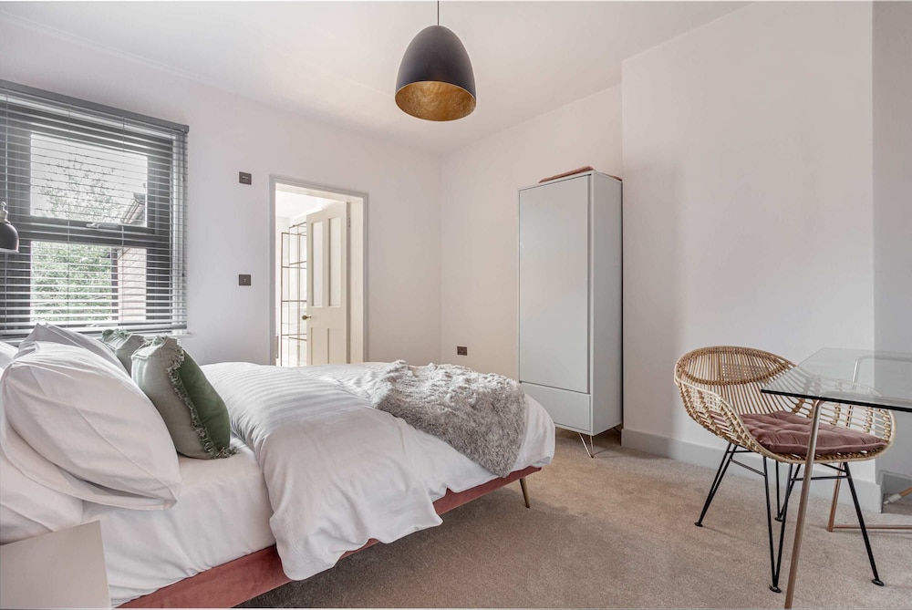Host Stay Barton Road Retreat
