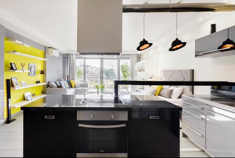 Stylish Boutique Loft With Private Balcony