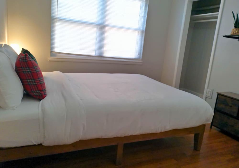Cozy 3BR Retreat w Office