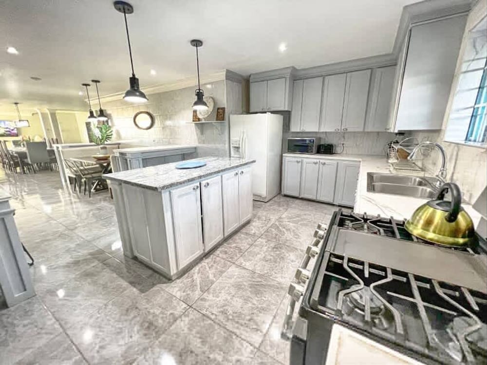 Villa Isabella Discovery Bay