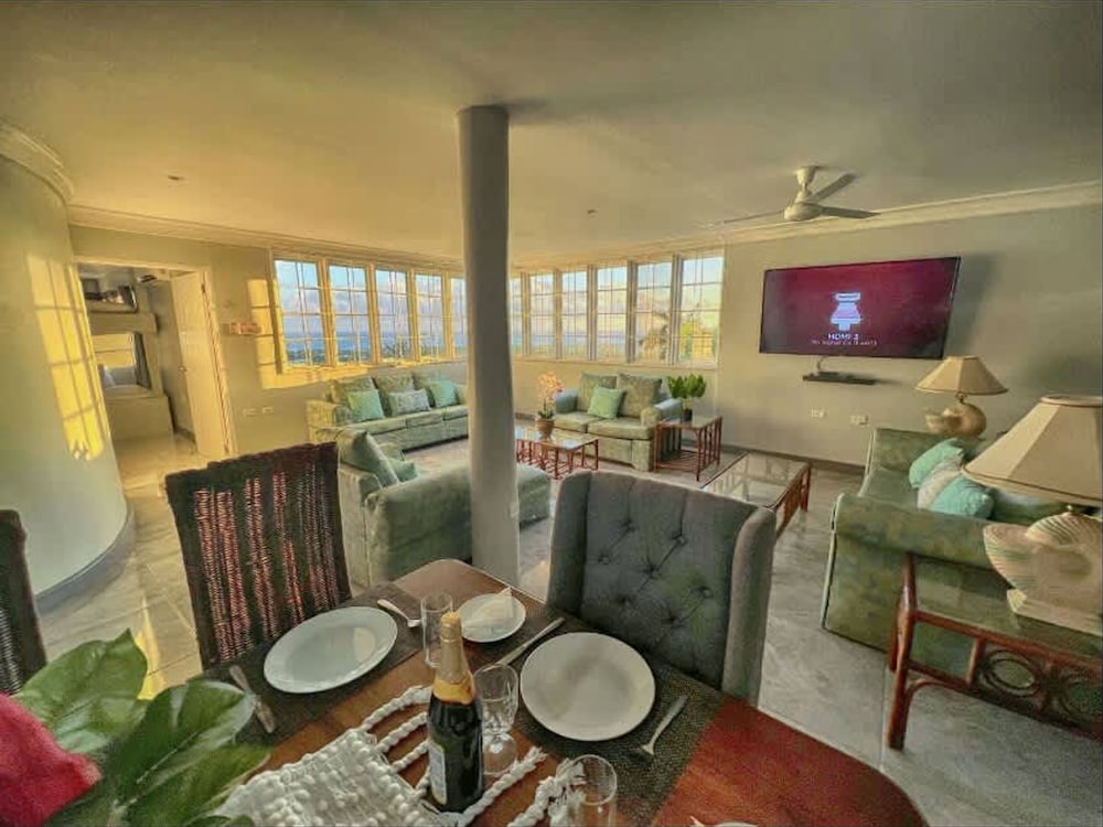 Villa Isabella Discovery Bay