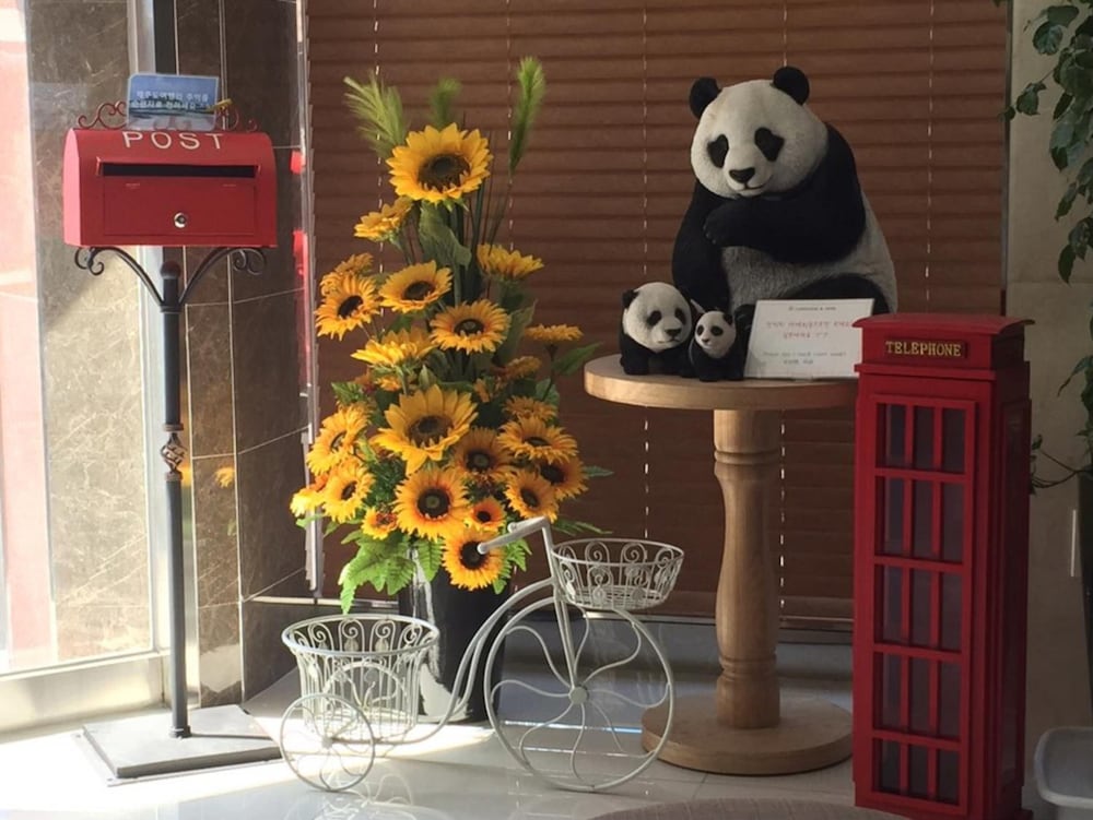 Jeju R Hotel & Guest House - Hostel
