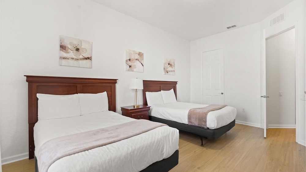 Upstay Newly Renovated Condo Near Epic Universe
