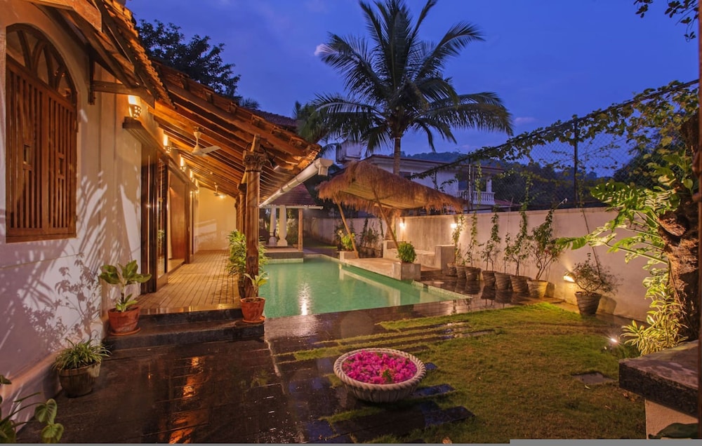 Salt by Hireavilla - 4BR w Heated Pool in Siolim