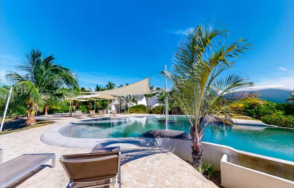 Lion Fish Retreat in Placencia Village