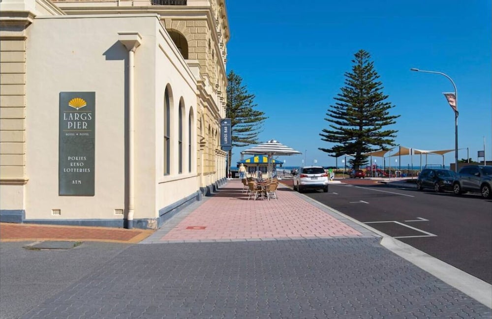 Lovely Beachside Largs Bay
