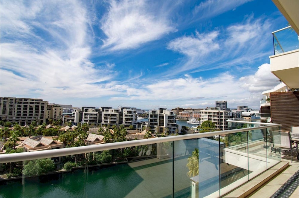 Executive Yacht View Two Bedroom Apartment - 409