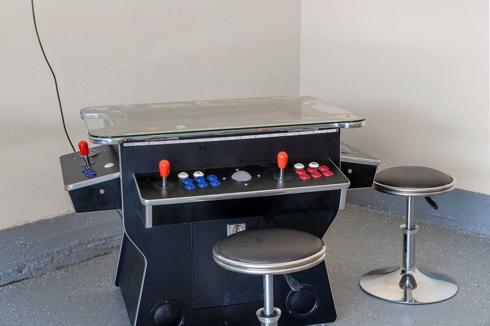 Play Stay Dallas Home w Gym Gameroom Wifi
