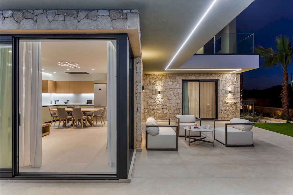 Divel Luxury Villas - Villa Ervin by Estia
