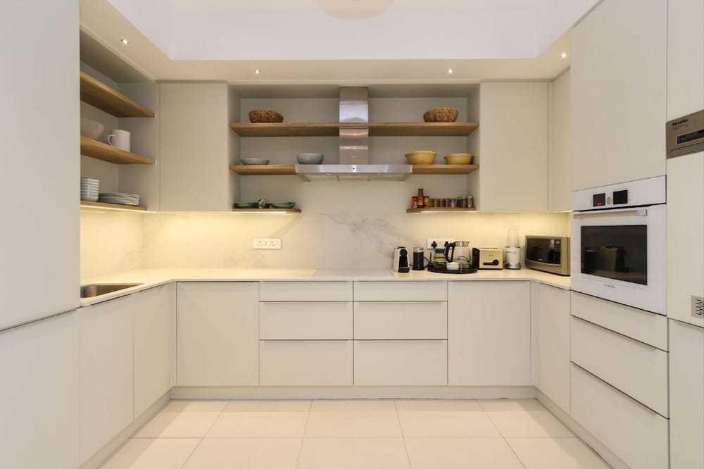 Canal View Two Bedroom Luxury Apartment - 709