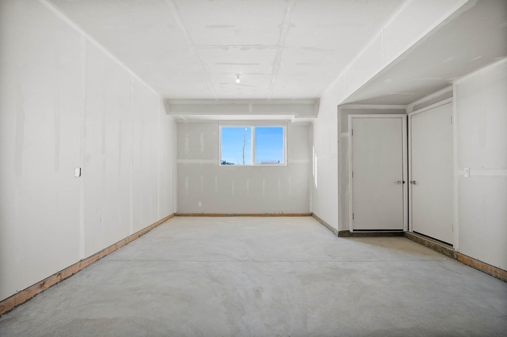 The Belmont Luxury NEW Home Free Indoorparking