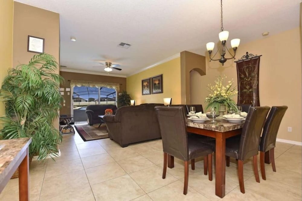 Family Villa Near Disney With Private Pool