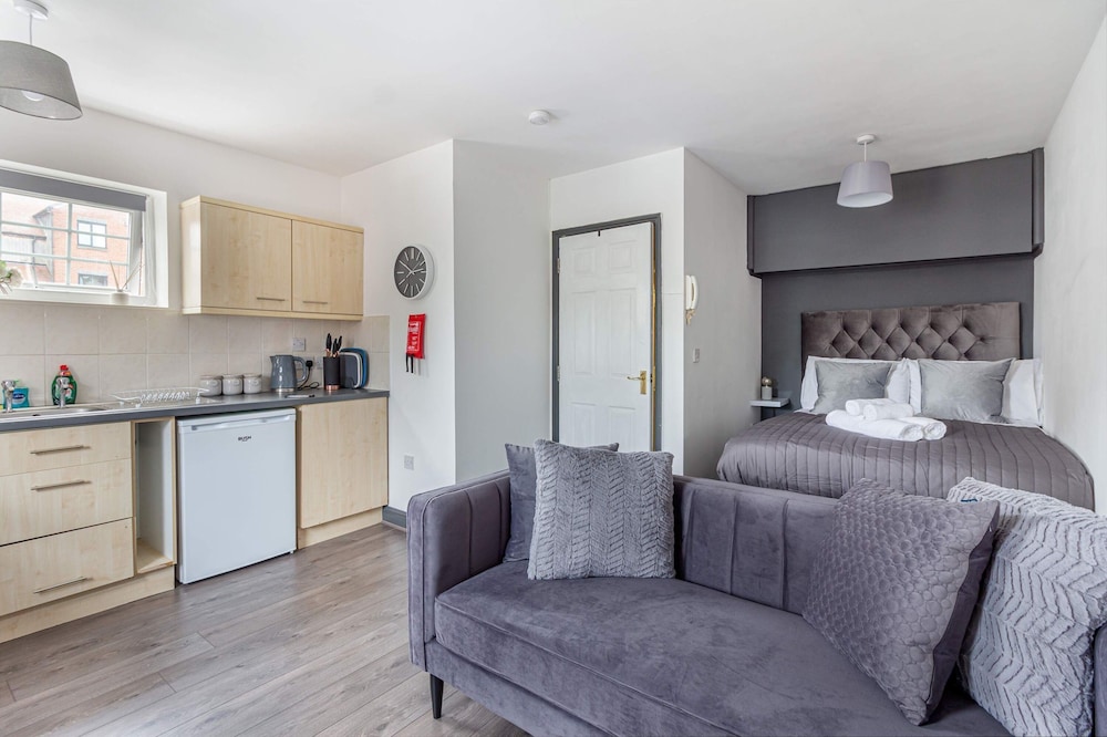 Host Stay New Street Accommodation