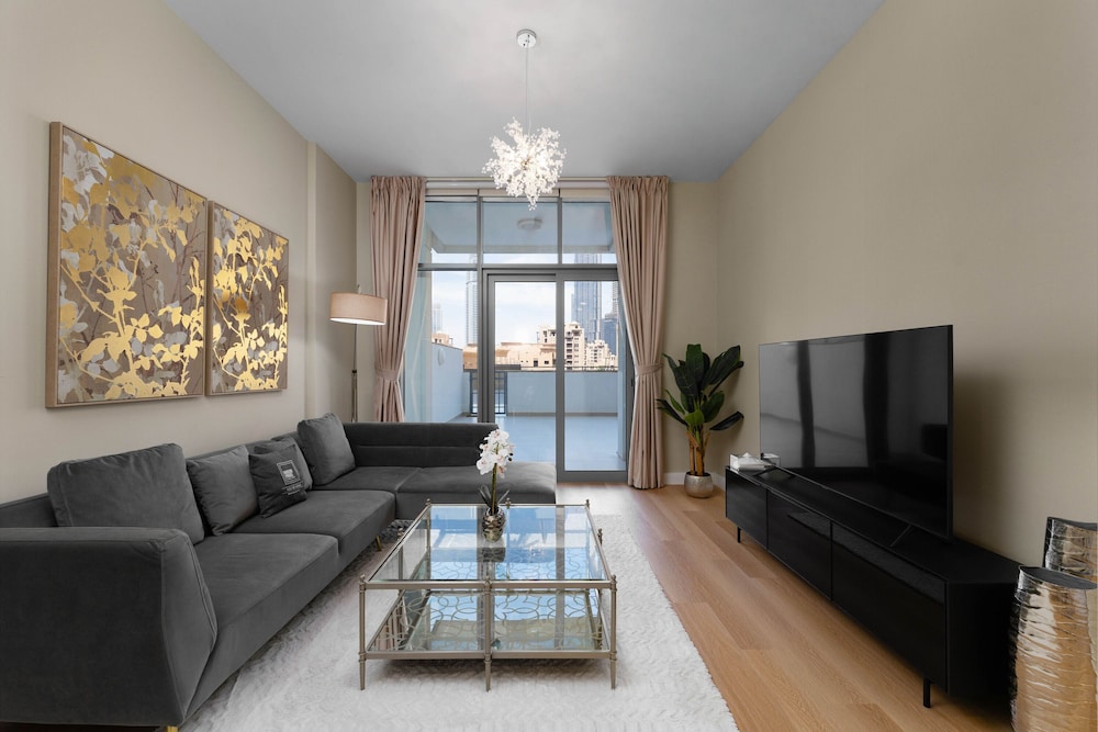 Maison Privee - Classy Apt w/ Terrace & Direct Burj Khalifa Views
