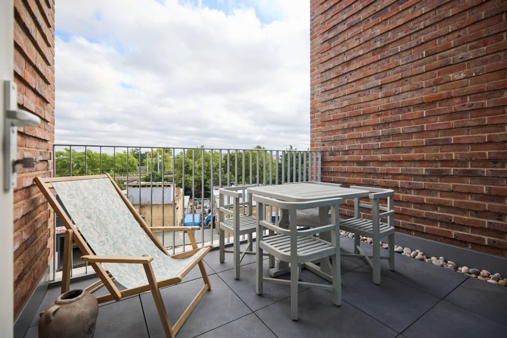 The Tottenham Paradise - Ravishing 2bdr Flat With Balcony