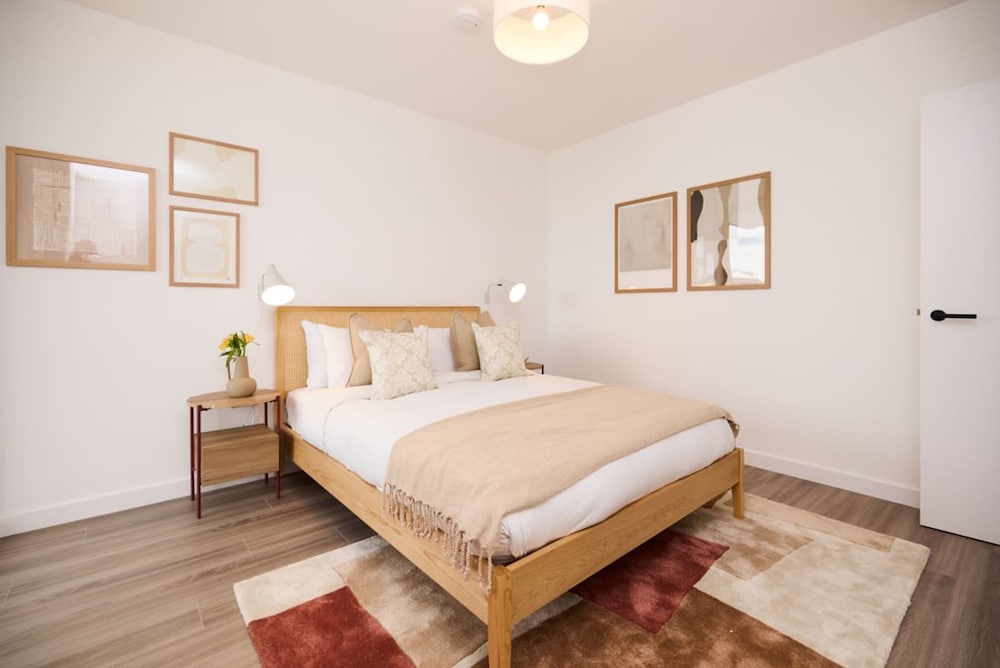 The Tottenham Classic - Charming 2bdr Flat With Balcony photo 3