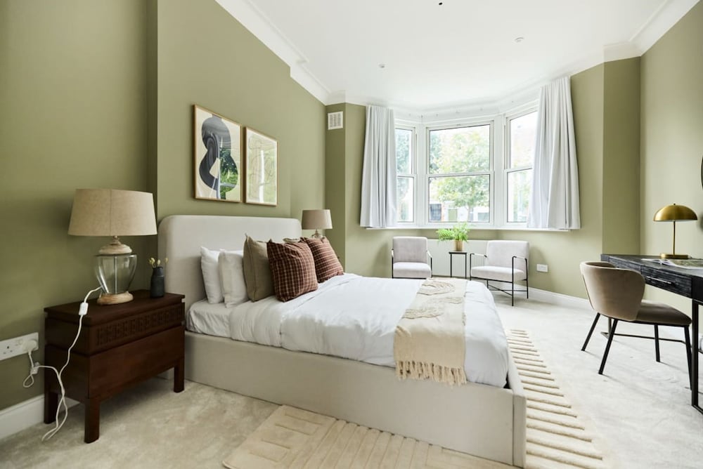 The Brondesbury Park - Sparkling 3bdr Flat With Garden