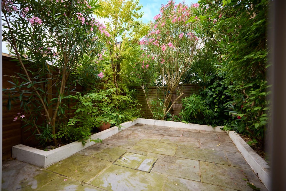 The Shepherd s Bush Wonder - Trendy 4bdr Home With Garden Terrace