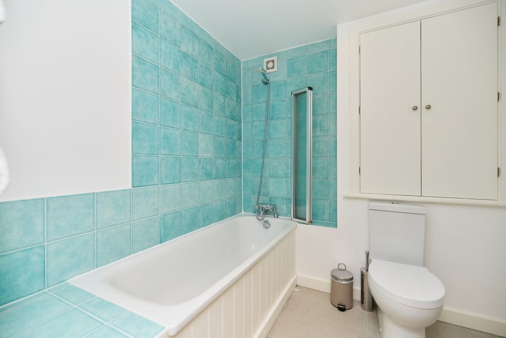 The Gwendolen Retreat - Inviting 2bdr Apartment With Balcony