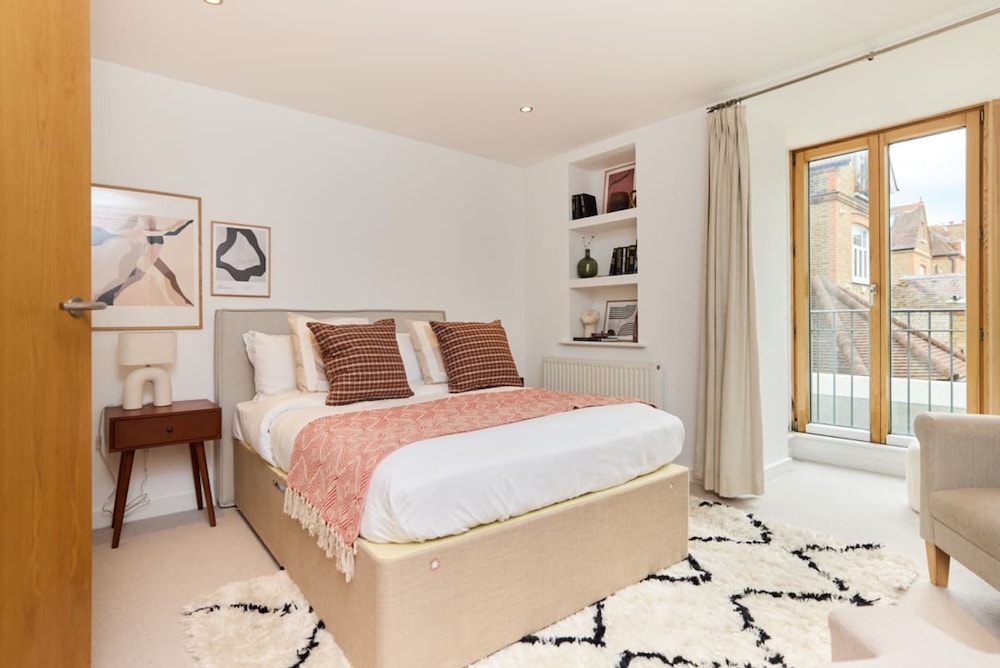 The Gwendolen Retreat - Inviting 2bdr Apartment With Balcony