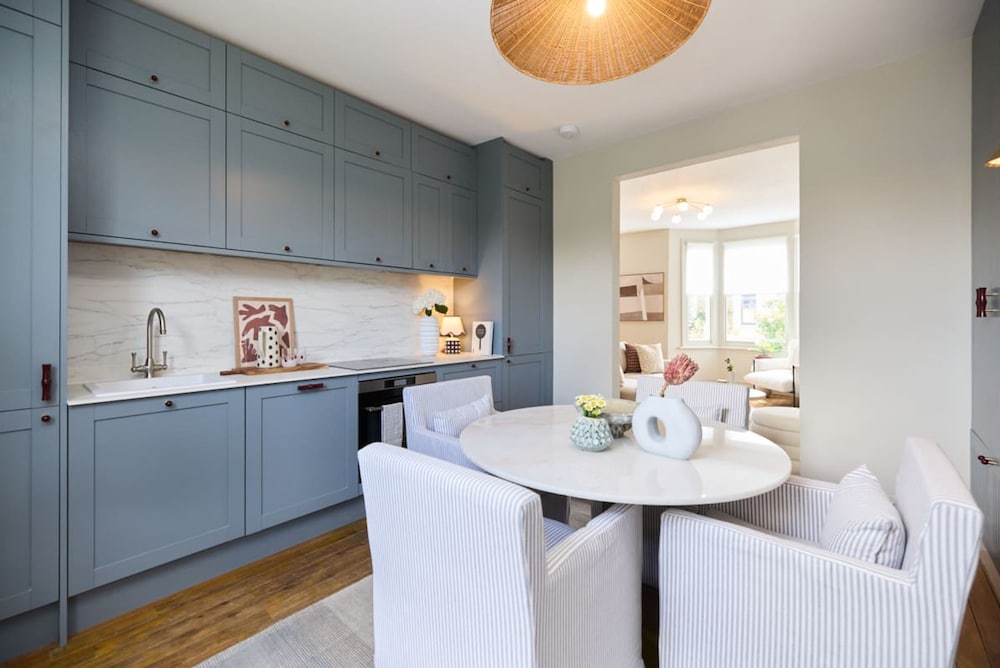 The Kilburn Arms Crib - Chic 2bdr House With Study Room