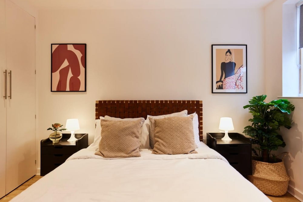 The Putney Escape - Trendy 2bdr Flat With Terrace Parking