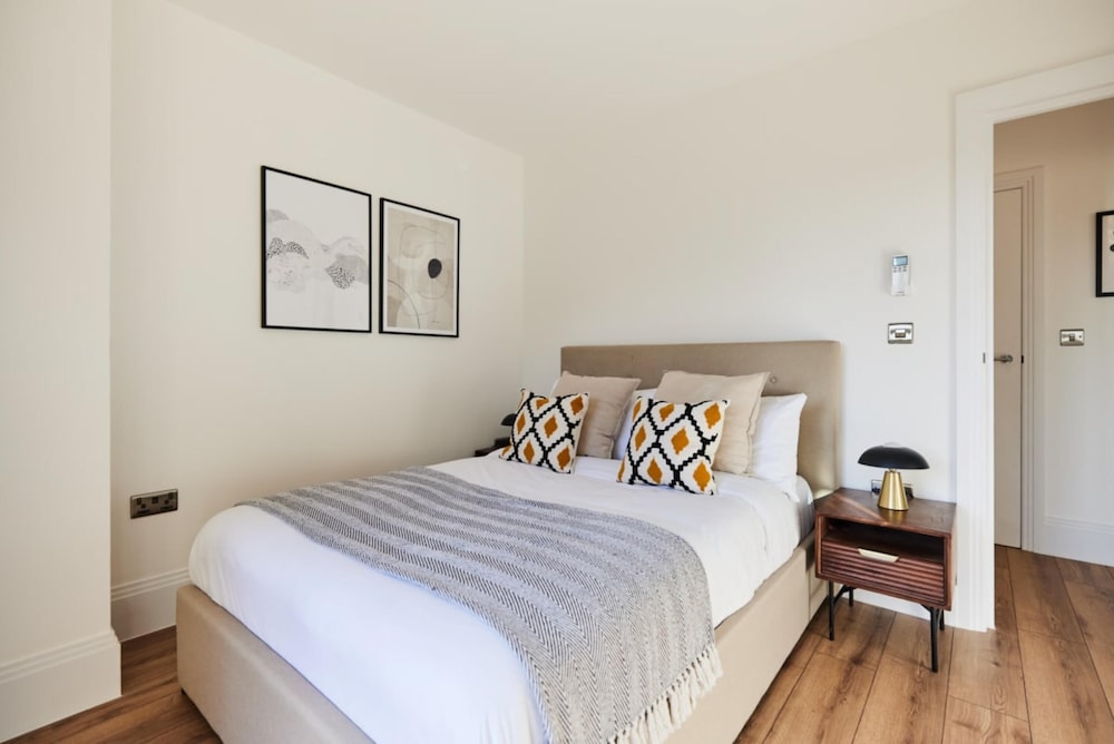 Wembley Vacations - The Wembley Park Secret - Spacious 3bdr Flat With Terrace - Property Image 4