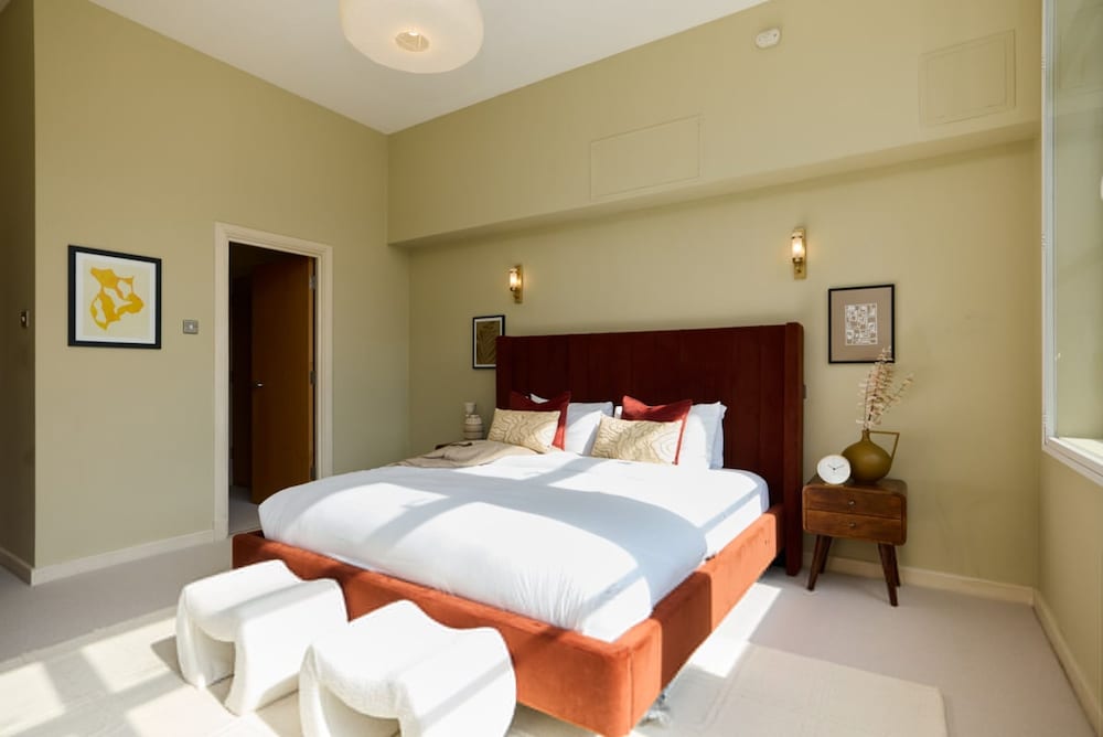 The Spitalfields Beauty - Bright 2bdr Flat