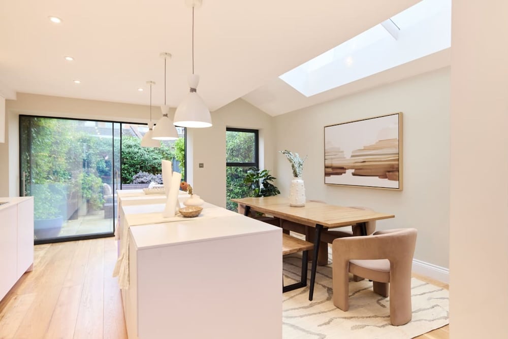 The Latimer Wonder - Stunning 5bdr House With Garden